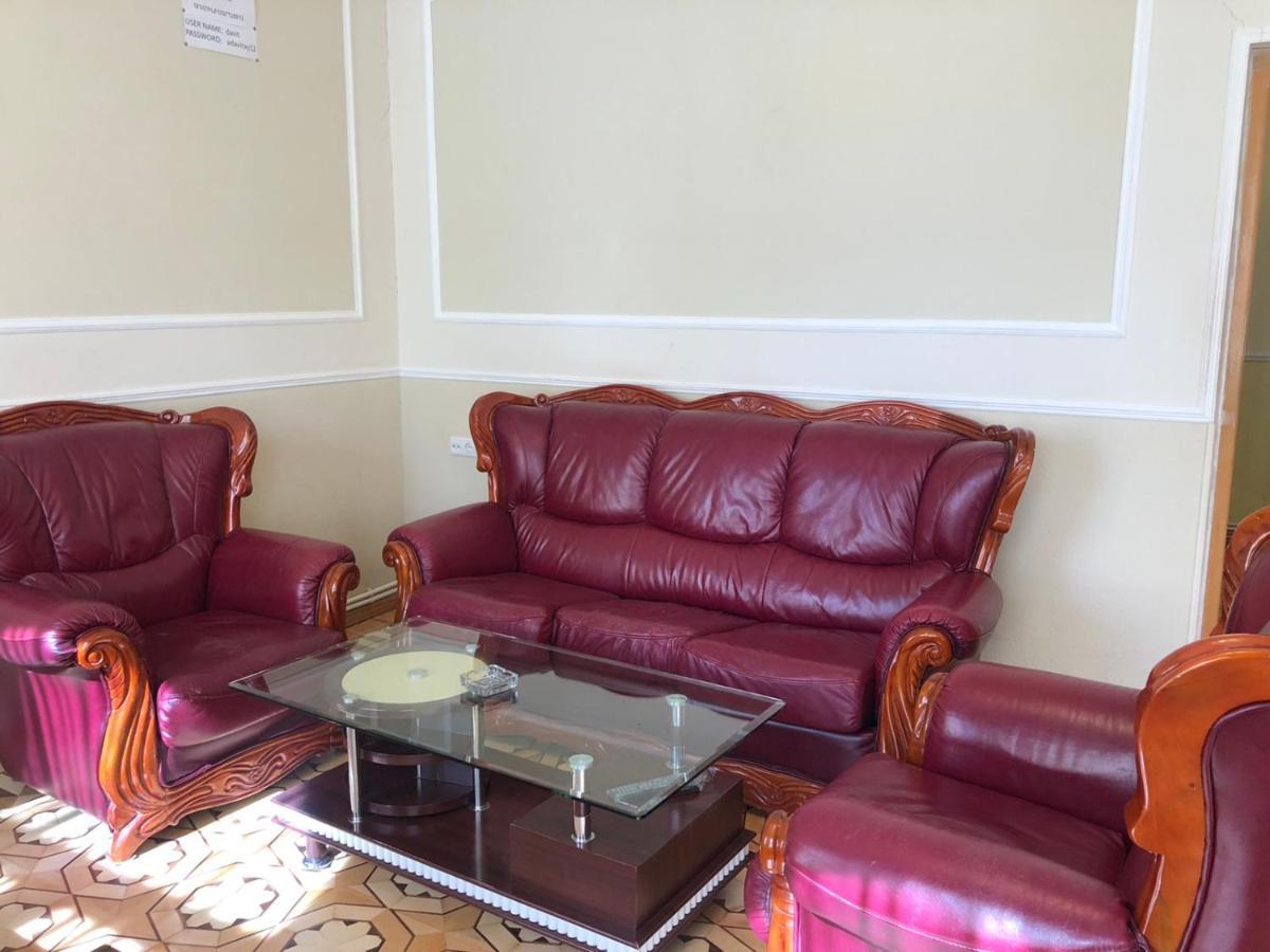 Valda Hotel On Tumanyan Vanadzor Bagian luar foto
